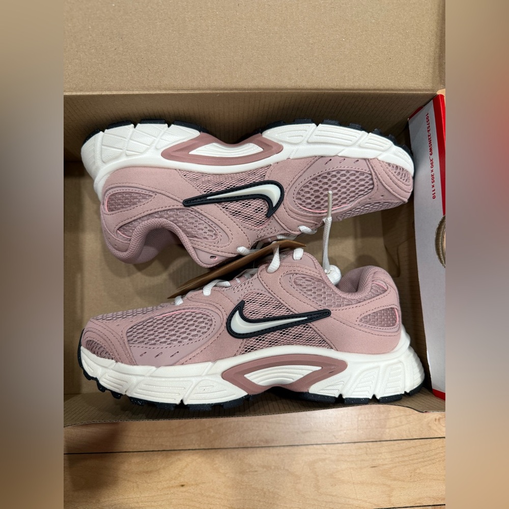 Nike V5 RNR Size 5W